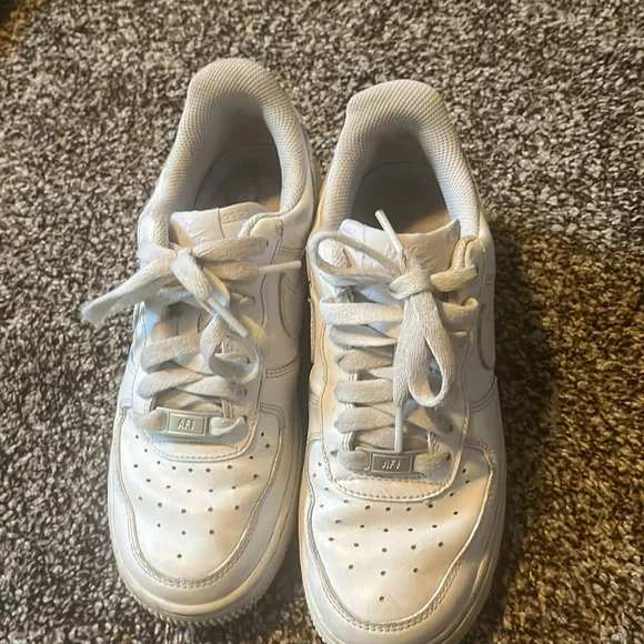 Nike Air Force 1 Shoes - Picture 3 of 9